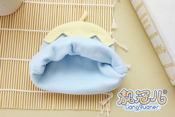 靚冠兒嬰幼兒草莓帽子細節(jié)展示