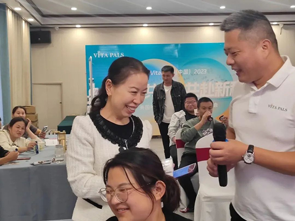 美國(guó)韋達(dá)普VIP客戶終端賦能會(huì)暨山東棗莊線下沙龍會(huì)7.jpg 美國(guó)韋達(dá)普VIP客戶終端賦能會(huì)暨山東棗莊線下沙龍會(huì)7.jpg