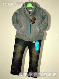 �������ɫ��ͯ���b