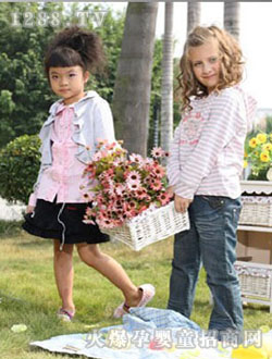 �옷6+1Ůͯ���b