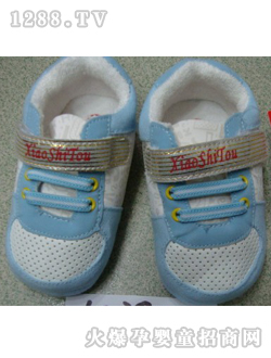 麗嬰房天藍學(xué)步鞋