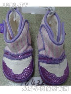 ���뷿��ɫ���c�냺Ь