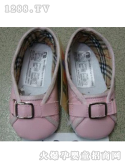 ���뷿��ɫ���ی���Ь