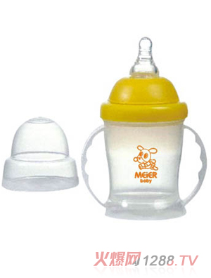 美兒貝比學飲杯
